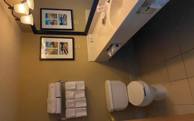Country Inn & Suites by Radisson, Dundee, MI
