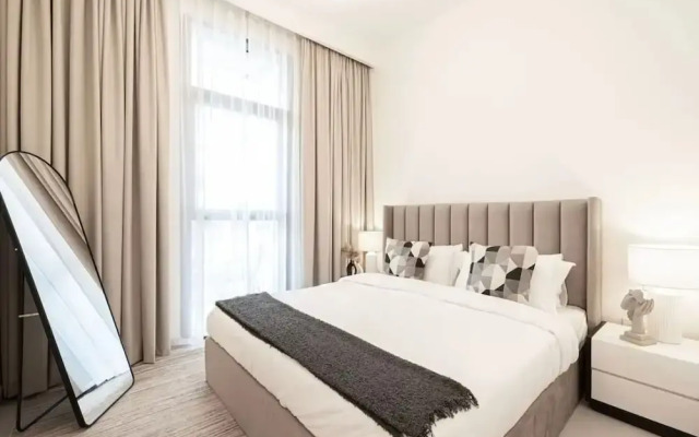 Burj Crown Lux Apartment by Dubai Mall