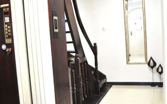 Hillside Premium Apartments