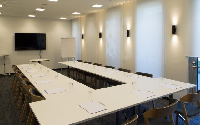 Holiday Inn Express Geneva Airport by IHG