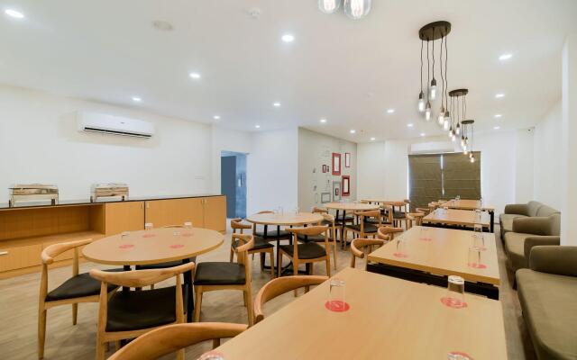 OYO Townhouse 217 The Awadh Airport