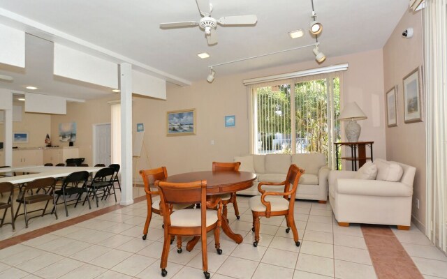 Runaway Bay Resort by BBG