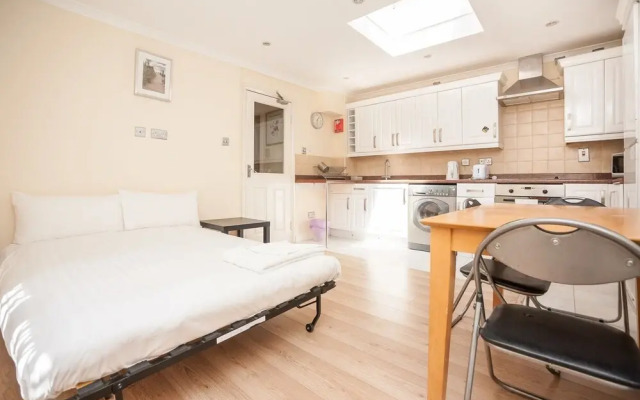 Apartment 123 Broadley