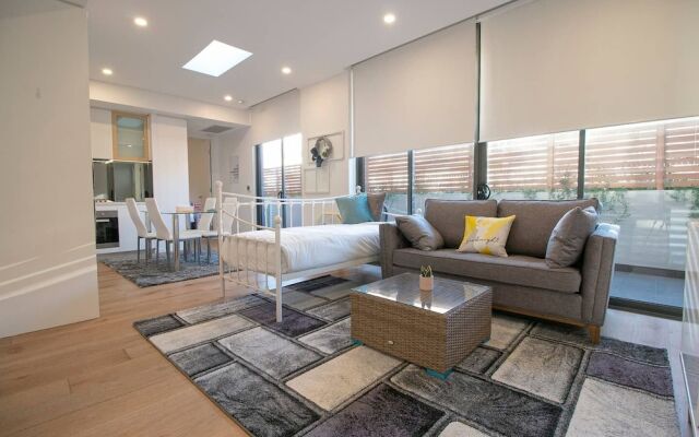 F03-darling Harbour 1 BDR APT