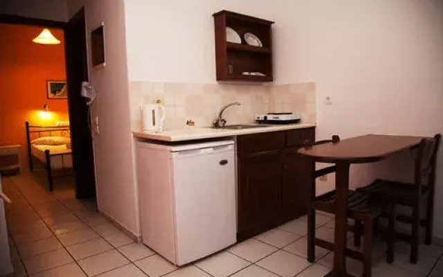 Markakis Studios Fira