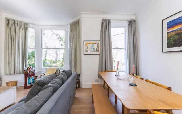Leafy & Stylish Brixton Retreat