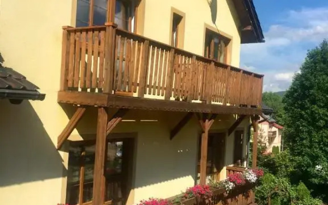 Maya Pokoje i Apartamenty