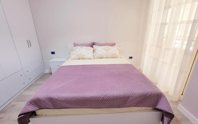 Green Studio Apartment