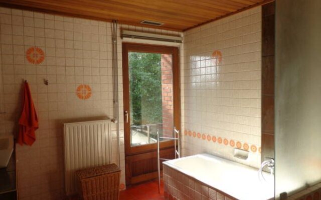 Green Hill Guest House and Apartment