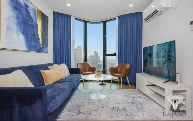 Kozyguru | Mel City 2-Bed Apt With Stunning Views