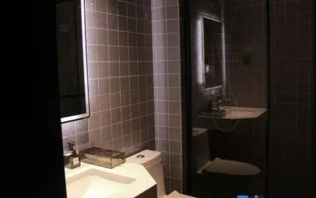 Yunyi Smart Sleep Hotel (Yunzhou Chunyu Auto City, Wucheng District)