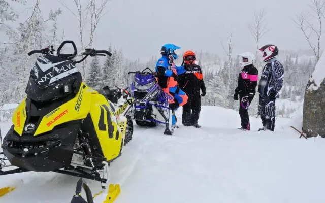Les 3 Cavaliers - Les Chalets Spa Canada