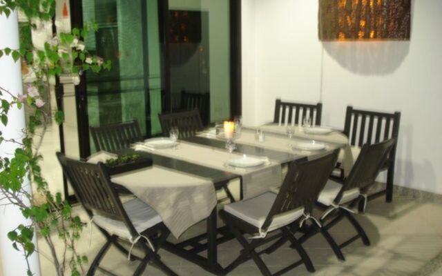 Yves Villa 3 bed pool NAI HARN