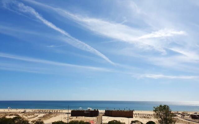 Apartment With one Bedroom in Monte Gordo, With Wonderful sea View, Terrace and Wifi - 200 m From the Beach