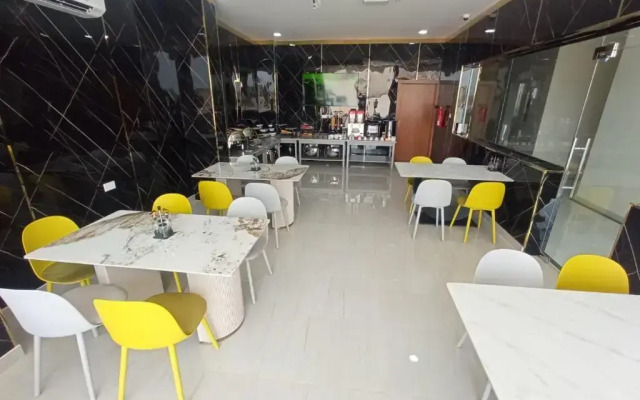 Duqum Plaza Hotel