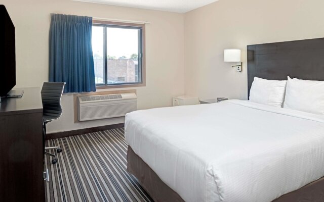 Super 8 By Wyndham Omaha I-80 West