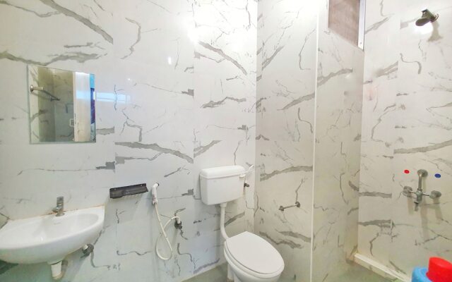 S M Mansion near Harbour & High court