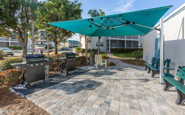 Sanibel Arms West Condominiums