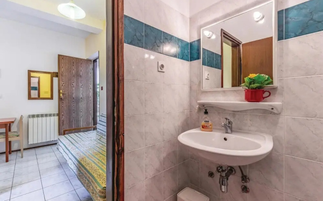 Beautiful Home in Porec With Wifi and 1 Bedrooms - Hotel in Porec - Photo 5