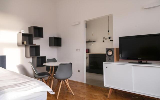 Modern studio in the heart of the city