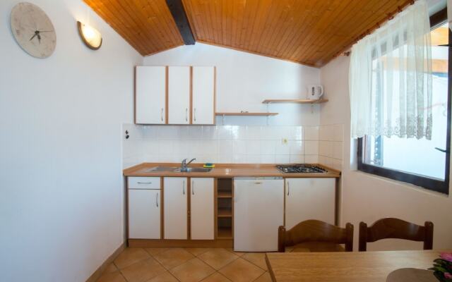 Apartments Crljenko