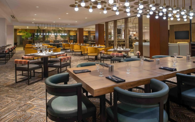 DoubleTree by Hilton San Francisco Airport