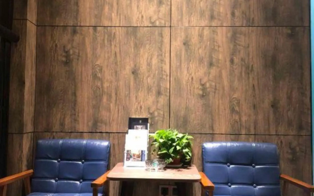 Aijia Hotel