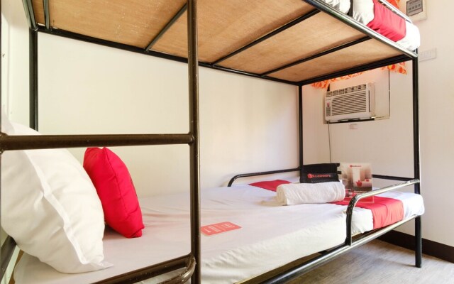 RedDoorz @ Governors Drive Coron