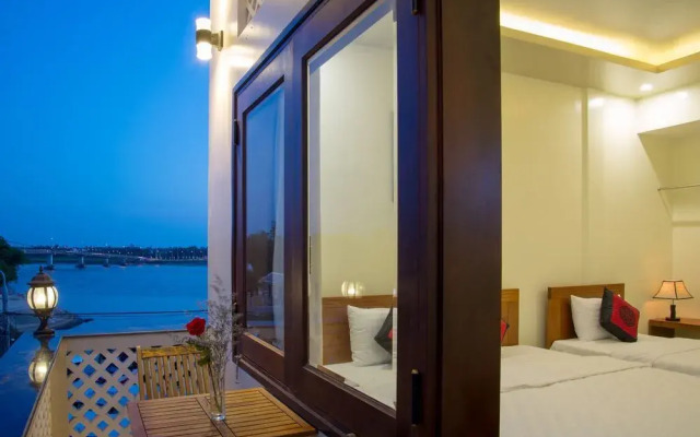 HT Riverside Homestay