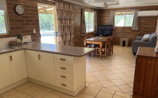 Rubyvale Motel & Holiday Units - An Adults Only Getaway