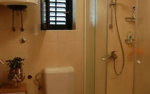 Stone House Kalamota