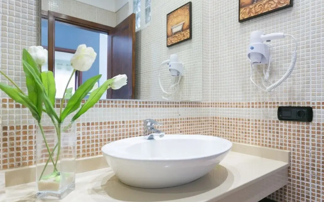 Live Las Aguas House