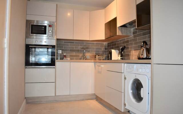 Newly Refurbished 2 Bedroom Apartment in Temple Bar