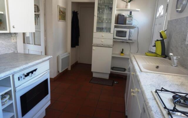 642 Avenue De L'Aviation -044