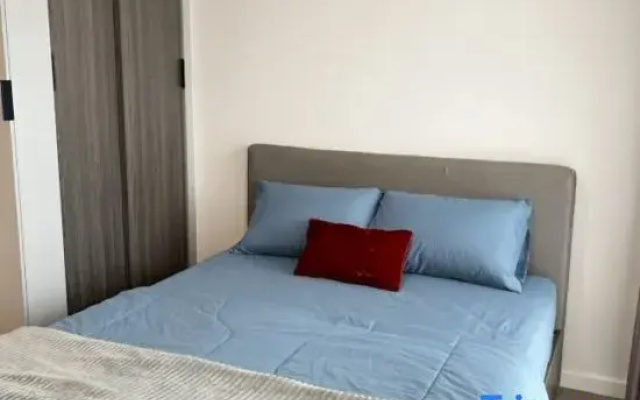 Studio Near Central Festival +Street Parking