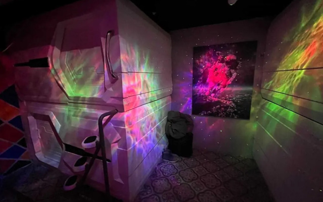 Capsule & Dormitory Space-X