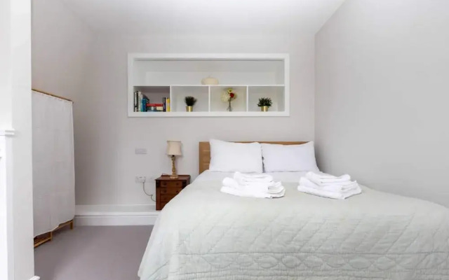 Homely 1 Bedroom Apartment in Fulham!