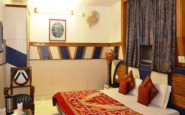 Anoop Hotel