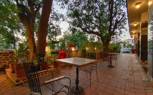 Bougainvilla Apartment