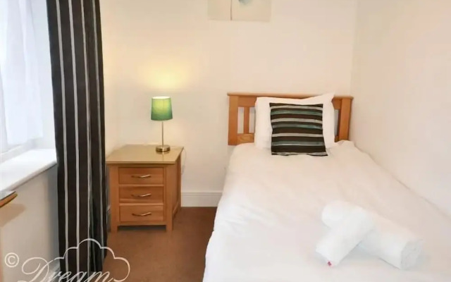 Admiral's Quarter Apartment 5