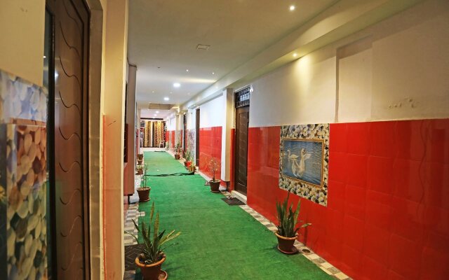 Tripathi Guest House by OYO Rooms