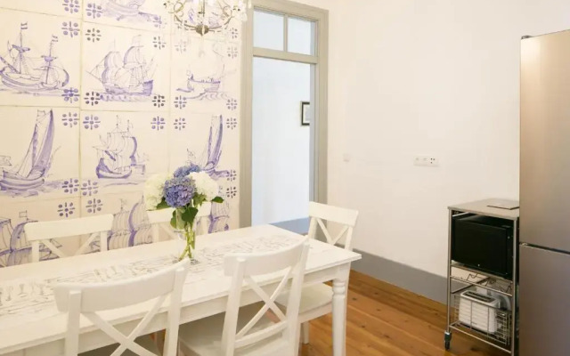 Classic and Super Central Apartment 20 by Lisbonne Collection