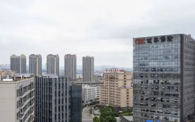 Kunming Baohai Mingzhu Hotel