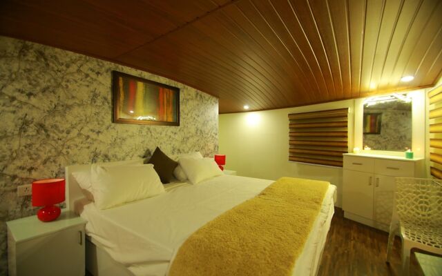Best Kerala Houseboat