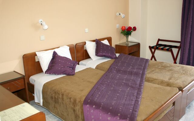 Vlycha Beach Studios & Apartments
