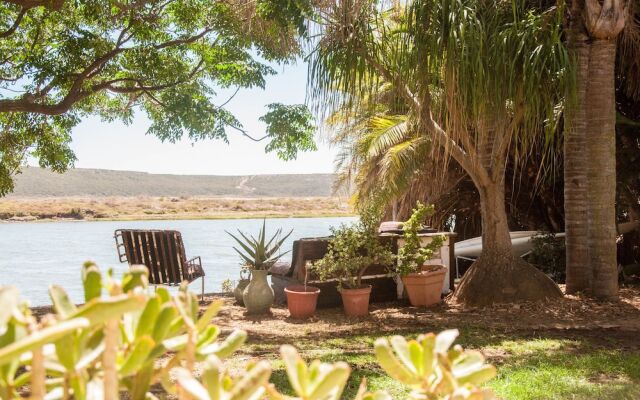 Riverfront Backpackers