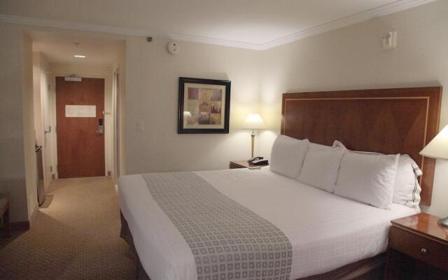 Radisson Hotel Newark-Carteret