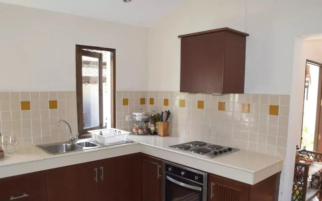 4 Bedroom Villa Gold Footsteps to Beach