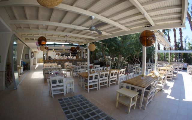 Tonoz Beach Hotel