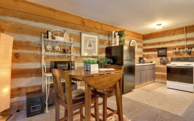 Riverfront Couple's Retreat in Smoky Mountains!